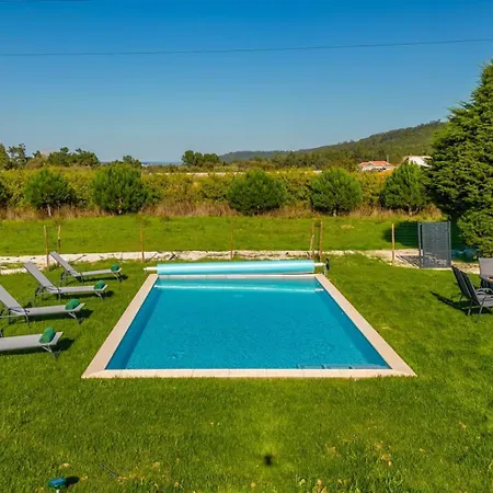 Vakantiehuis Sunny With Private Pool In Nazare Famalicão